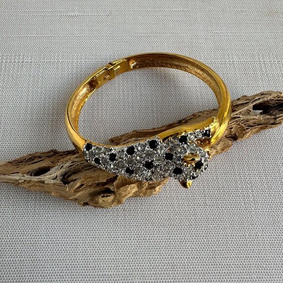 Vintage Leopard Head Bracelet, Hinged Gold Tone Bangle, Figural Cat Jewelry, Red - Picture 6 of 12